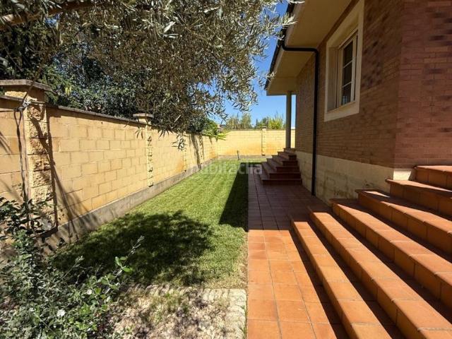 Chalet en venta en León, Las Eras de Renueva. CHALET INDIVIDUAL EN VENTA EN ERAS DE RENUEVA. Chalets.