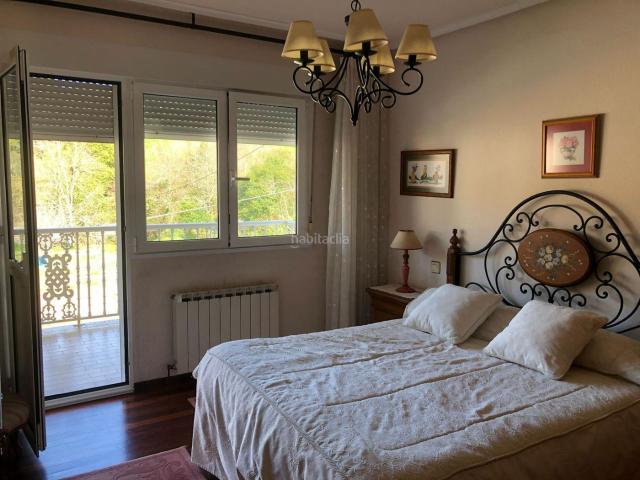 Chalet en venta en Limpias. Espectacular chalet independiente en Limpias, a tan solo 8 kms de la playa de Laredo. Chalets.