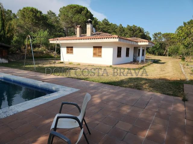 Chalet en venta en Llambilles. Chalets.