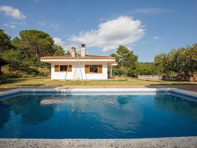Chalet en venta en Llambilles. Encantadora finca rústica en Llambilles. Chalets.