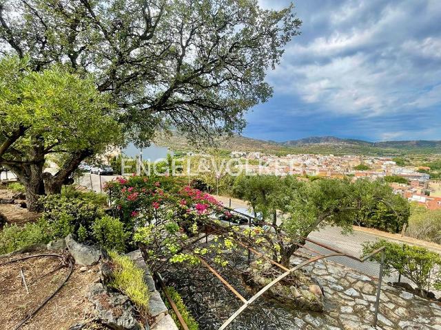 Chalet en venta en Llançà, El Colomer La Bateria La Coma Costa Brava. Espectacular villa con vistas al mar, piscina privada y licencia turística en Llançà, Costa Brava. Chalets.