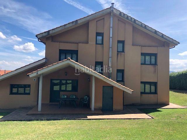 Chalet en venta en Llanera. Chalets.