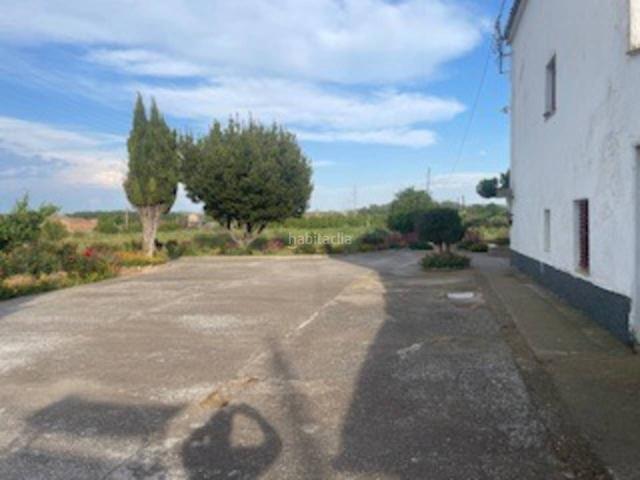 Chalet en venta en Lleida, Llívia. Torre en venta en Partides de Lleida25195. Chalets.