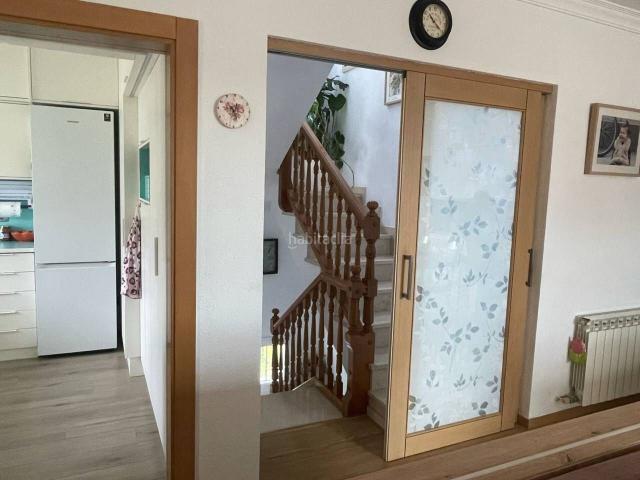 Chalet en venta en Lliçà d´Amunt. Chalet independiente exclusivo Artesanía en madera, luz total y un oasis de verano privado. Chalets Lliçà.