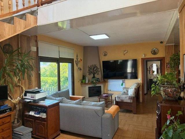 Chalet en venta en calle De Sant Pancraç, Lliçà d´Amunt, de 149 m² 5 habitaciones por 414.000