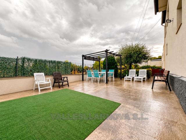 Chalet en venta en Lliçà de Vall. UNA PROPIEDAD ÚNICA PARA DOS FAMILIAS. Chalets Lliçà de.