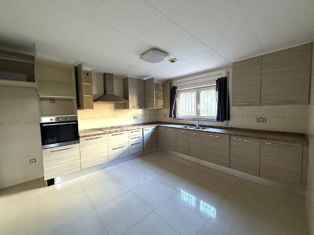 Chalet en venta en avenida Del Pla de Rosell, Lloret de Mar, de 217 m² 4 habitaciones por 399.000