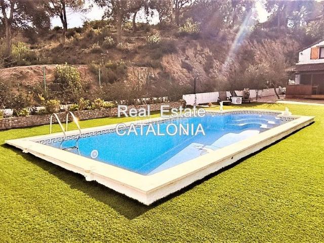 Chalet en venta en Lloret de Mar, Lloret Residencial Montlloret Costa Brava. Casa soleada con amplia zona exterior. Chalets Lloret de.