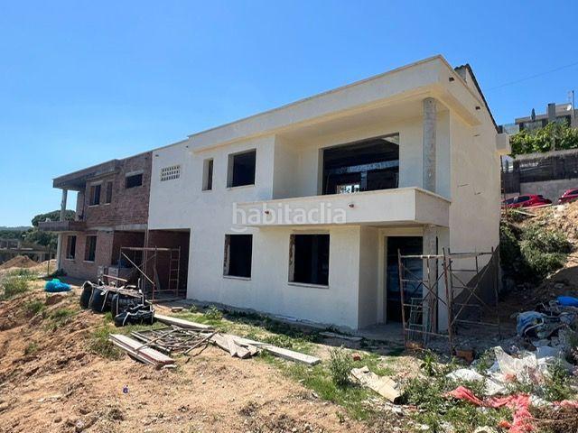Chalet en venta en Lloret de Mar, Lloret Verd Els Pinars Costa Brava. Casa dobra nova amb vista a mar i parcel·la de 800 m² a Pinares Lloret de Mar. Chalets Lloret de.
