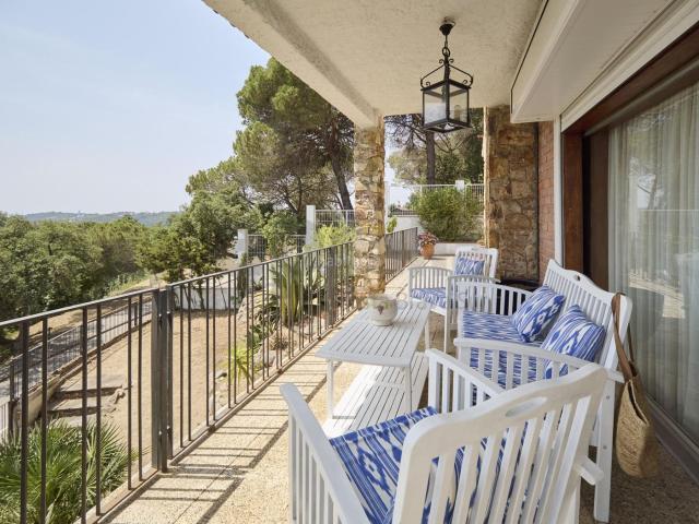 Chalet en venta en Lloret de Mar, Lloret Verd Els Pinars Costa Brava. Casa familiar con vistas al mar y gran potencial en Los Pinares. Chalets Lloret de.