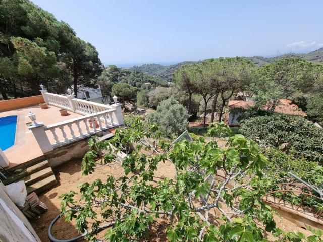 Chalet en venta en Lloret de Mar, Serra Brava Costa Brava. Casa con Vistas al Mar y montaña con Apartamento Independiente. Chalets Lloret de.