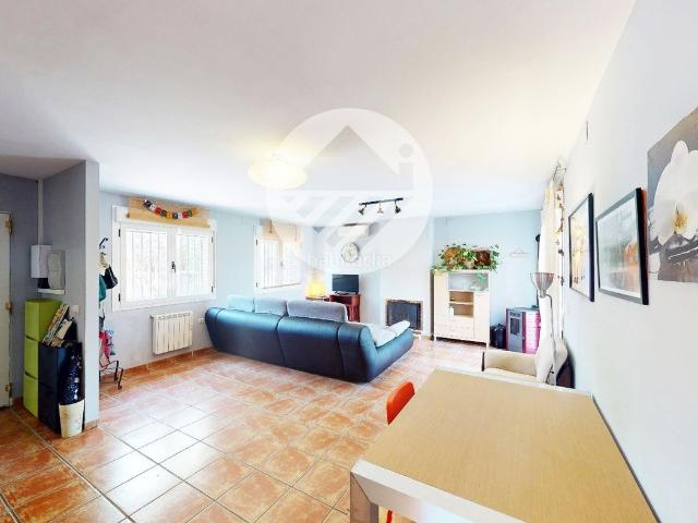 Chalet en venta en Lucillos. BUSCAS LA COMBINACIÓN PERFECTA DE TRANQUILIDAD, ESPACIO Y MODERNIDAD?. Chalets.