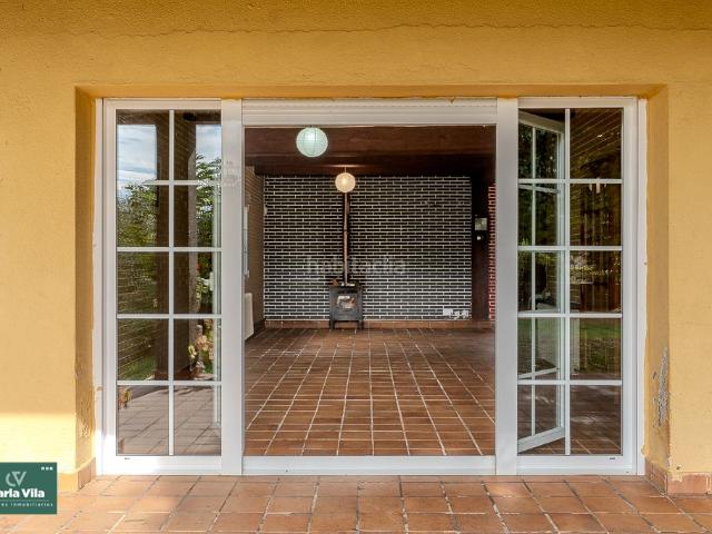 Chalet en venta en Lugo, Parroquias del Este. Chalet con parcela de 1.000 m² en A Campiña. Orientación sur, luz y tranquilidad. Chalets.