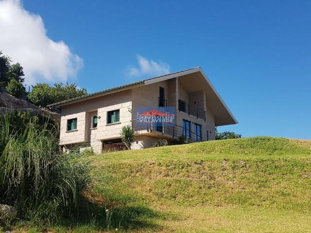 Chalet en venta en Moaña. CHALET CON VISTAS A LA RIA DE VIGO EN MOAÑA. Chalets.
