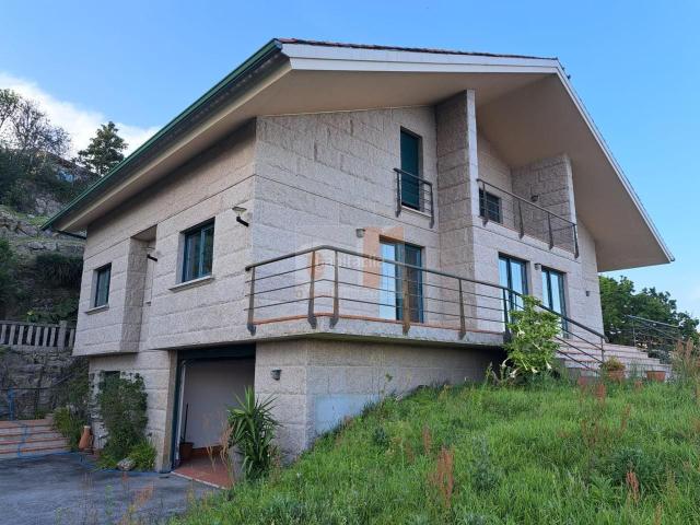 Chalet en venta en Moaña. Chalets.