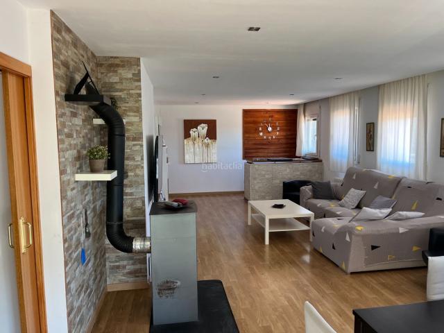 Chalet en venta en Moià. Preciosa casa, muy luminosa: salón comedor, cocina, 5 habitaciones, 5 baños, terrazas, PK y Jardín. Chalets.