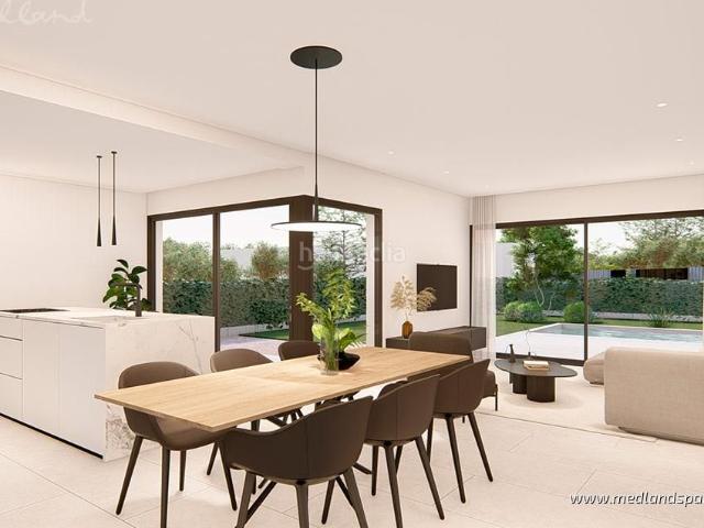 Chalet en venta en Molina de Segura, La Quinta. Exclusiva villa en una sola planta con 3 dormitorios y piscina en La Quinta, Murcia. Chalets Molina de.