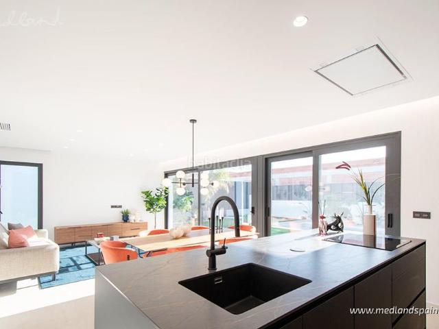 Chalet en venta en Molina de Segura, La Quinta. Villa en una sola planta con 3 dormitorios y piscina en La Quinta, Murcia. Chalets Molina de.
