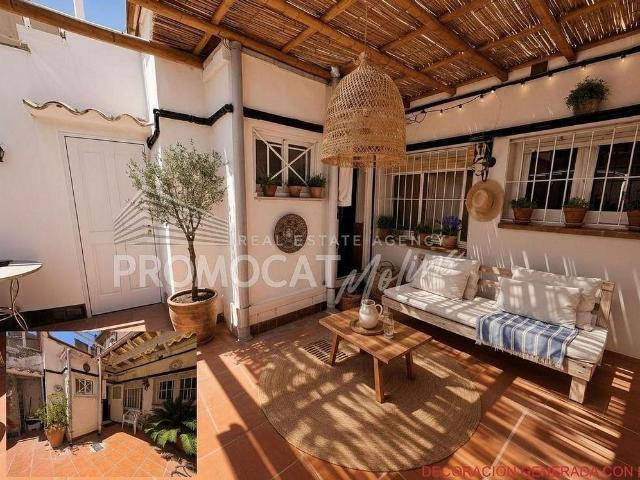 Casa en venta en calle Pep Ventura, Molins de Rei, de 134 m² 3 habitaciones por 415.500