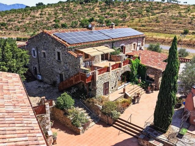 Chalet en venta en Mollet de Peralada. La Masia de tus sueños en el Alt Empordà. Chalets Mollet de.