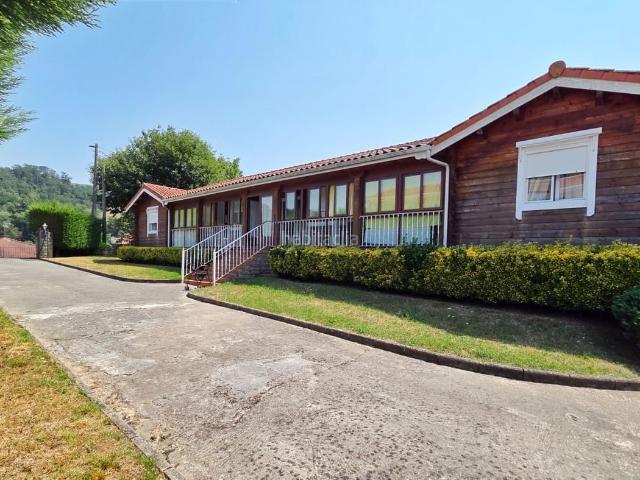 Chalet en venta en Molledo. Chalets.