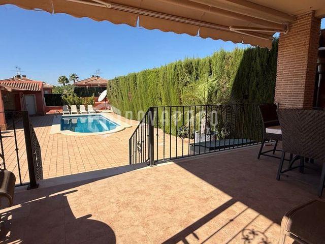 Chalet en venta en Monforte del Cid, Alicante