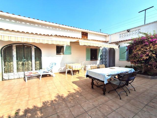 Chalet en venta en Mont roig del Camp, Platja de Mont roig Costa Dorada. Chalet de 137m en Urb Pinos de Miramar. Chalets Mont roig del.