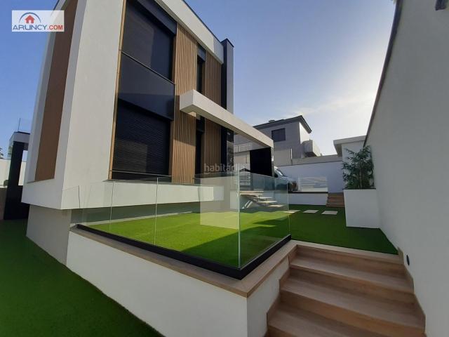 Chalet en venta en Montequinto, Condequinto. ESPECTACULAR CHALET PARA COMPRAR EN MONTEQUINTOOLIVAR DE QUINTO !. Chalets.