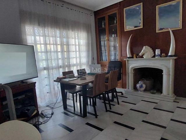 Chalet en venta en Montequinto, Cerros de Montequinto. Chalet independiente, con piscina, en venta en Olivar de Quintos. Chalets.