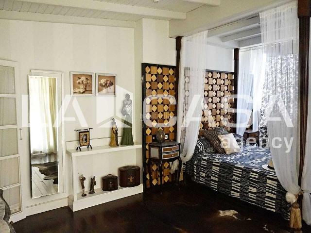 Chalet en venta en Montequinto, Cerros de Montequinto. Exclusivo chalet con 9 dormitorios, piscina privada y espectaculares zonas de ocio. Chalets.