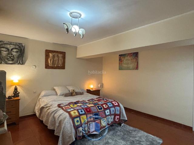 Chalet en venta en Montequinto, Cerros de Montequinto. Villa de 266 m con 7 dormitorios y jardín privado en Dos Hermanas. Chalets.