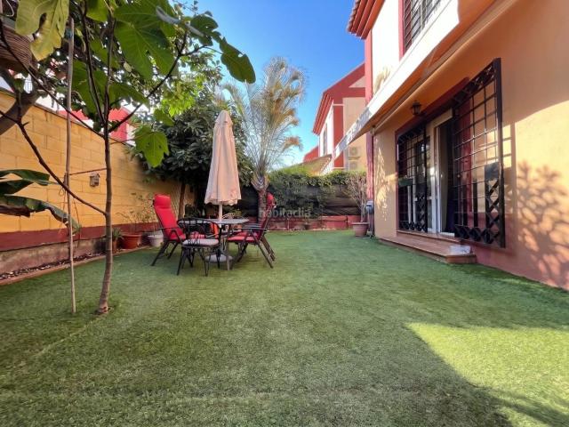 Chalet en venta en Montequinto, Olivar de Quintos. Chalet independiente en Olivar de Quintos amplitud, luz y confort junto al metro. Chalets.
