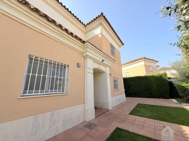 Chalet en venta en Montequinto, Olivar de Quintos. Dos HermanasChalet. Chalets.
