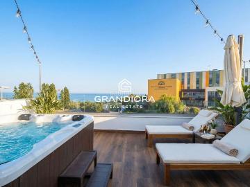 Chalet en venta en Montgat. Villa de obra nueva con vistas al mar y piscina privada en una de las zonas más exclusivas de Montgat. Chalets.