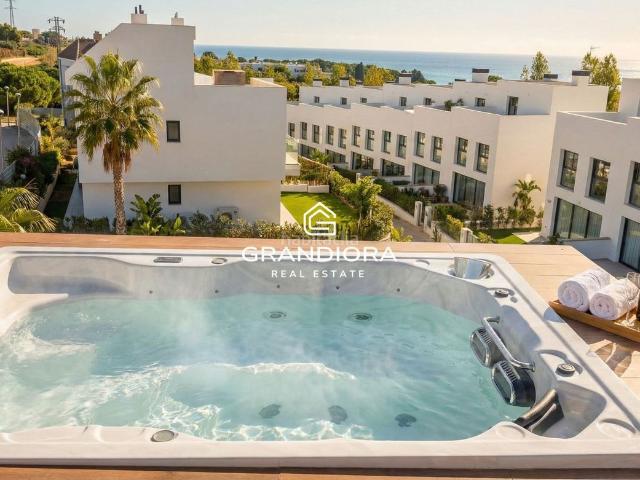Chalet en venta en Montgat. Villa de obra nueva con vistas al mar y piscina privada en una de las zonas más exclusivas de Montgat. Chalets.