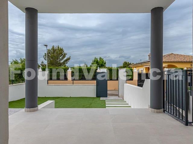 Chalet en venta en Montserrat, Valencia