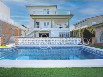 Chalet en venta en Montserrat, Valencia