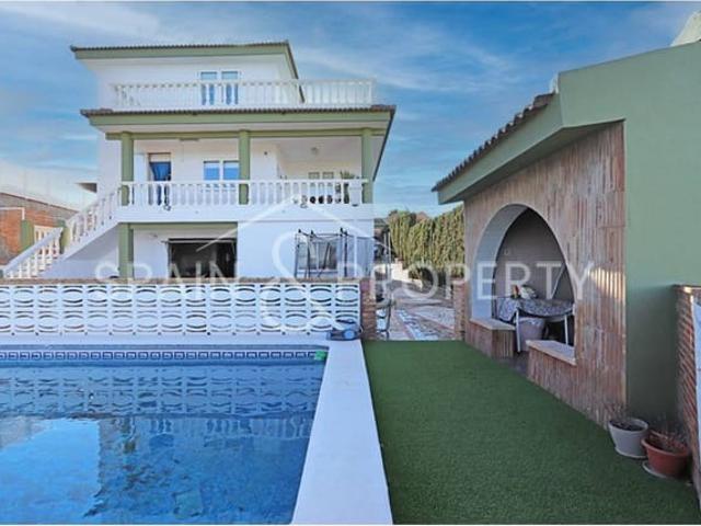 Chalet en venta en Montserrat, Valencia