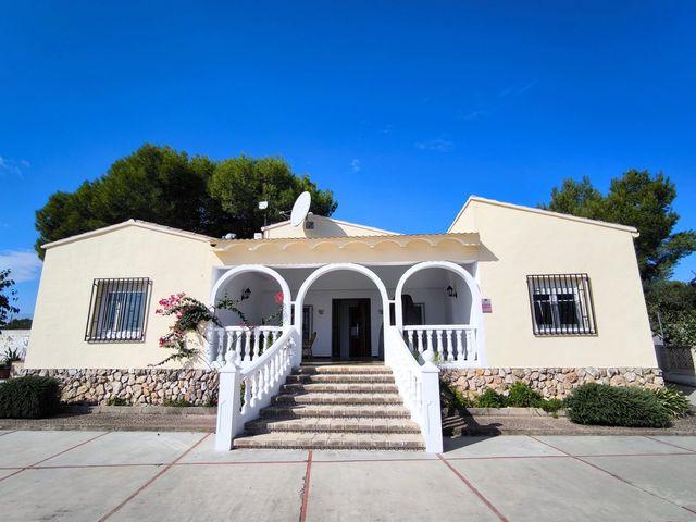 Chalet en venta en Montserrat, Valencia