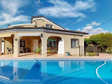 Chalet en venta en Montserrat, Valencia