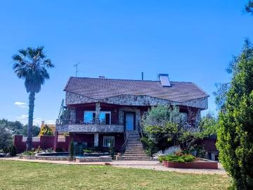 Chalet en venta en Montserrat, Valencia