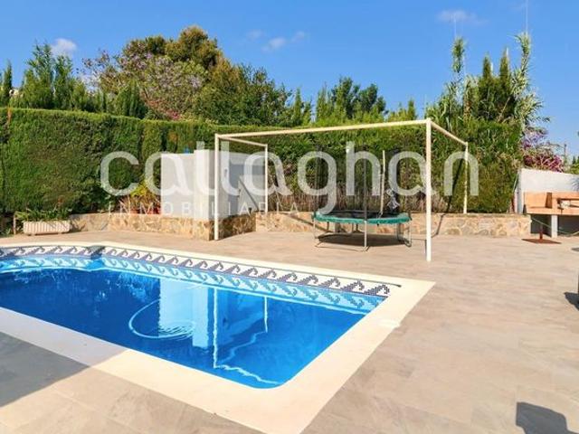 Chalet en venta en Montserrat, Valencia