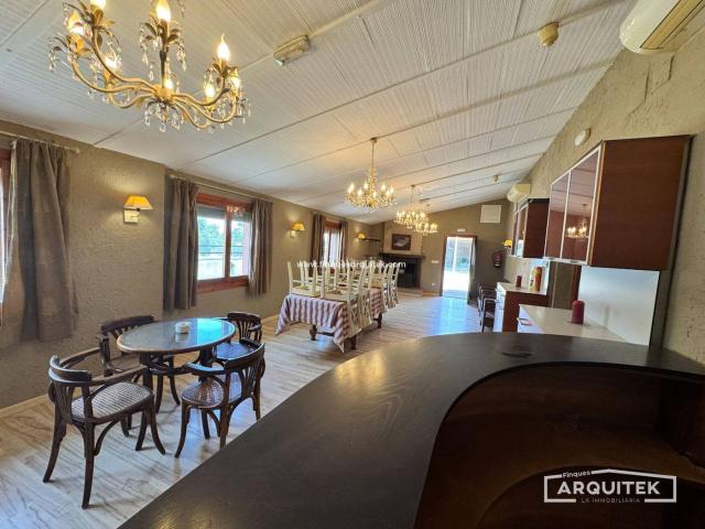 Chalet en venta en Monzón. OPORTUNIDAD, CHALET UNIFAMILAR, ÚNICO. Chalets.