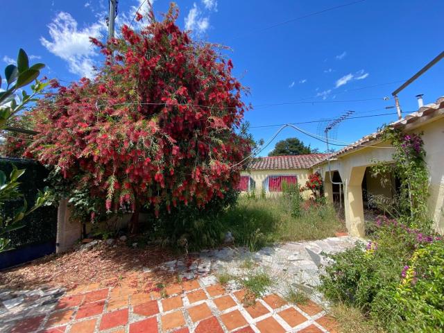 Chalet en venta en Moratalla. Tu Refugio de Luz y Naturaleza El Chalet Donde Cada Día Empieza Mejor. Chalets.