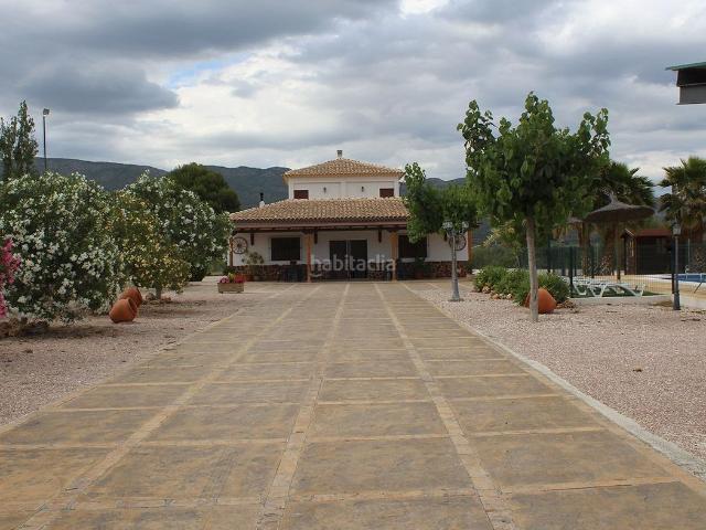 Chalet en venta en Moratalla. CHALET RÚSTICO EN MORATALLA CON AMPLIA PARCELA Y PISCINA. Chalets.