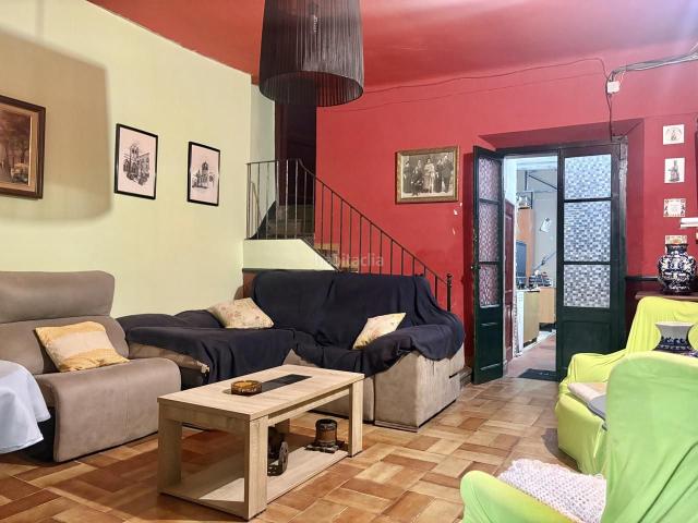 Chalet en venta en Mataró, Centre. Casa por reformar en pleno casco antiguo. Chalets.