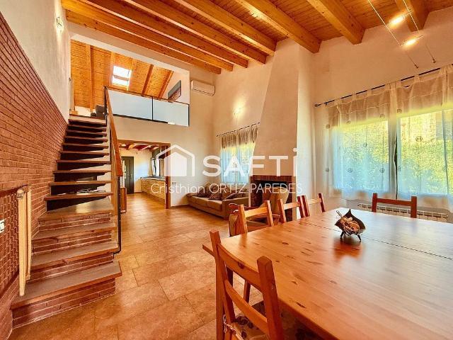 Chalet en venta en calle Pinsà, Maçanet de la Selva, de 275 m² 4 habitaciones por 429.000