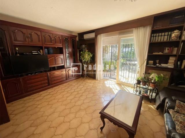 Chalet en venta en Madrid, Orcasitas. Chalets.