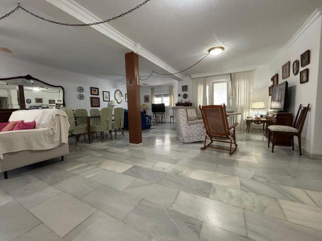 Chalet en venta en Madrid, Castellana. Chalets.