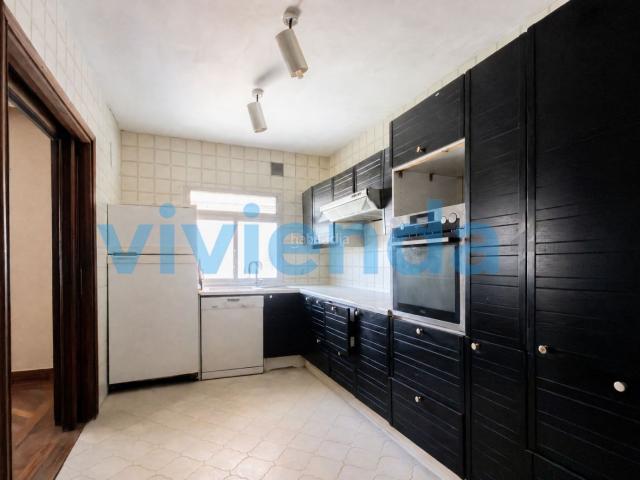 Chalet en venta en Madrid, Concepción. Chalet adosado en ConcepcixF3n, 275 m2, 4 dormitorios, 3 baxF1os, 1.150.000 euros. Chalets.